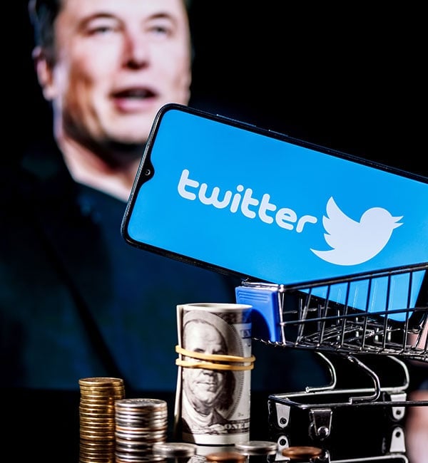 Musk forced to close $44bn Twitter deal 