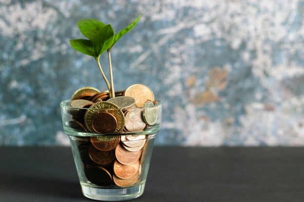 How Interest Rate Decisions by the South African Reserve Bank Influence Trading Markets